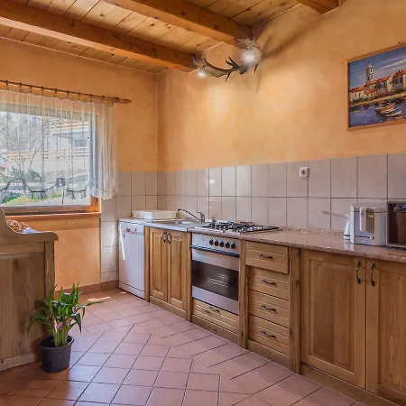 Дом отдыха In With Pool Brod Moravice