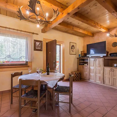 Дом отдыха In With Pool *