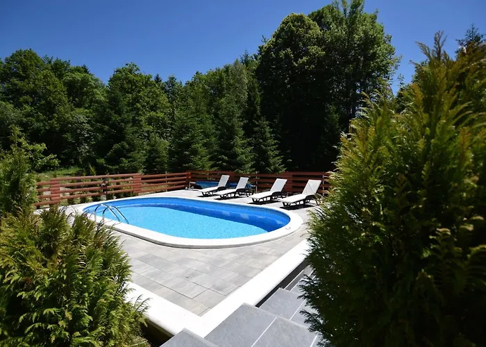 בית נופש In With Pool